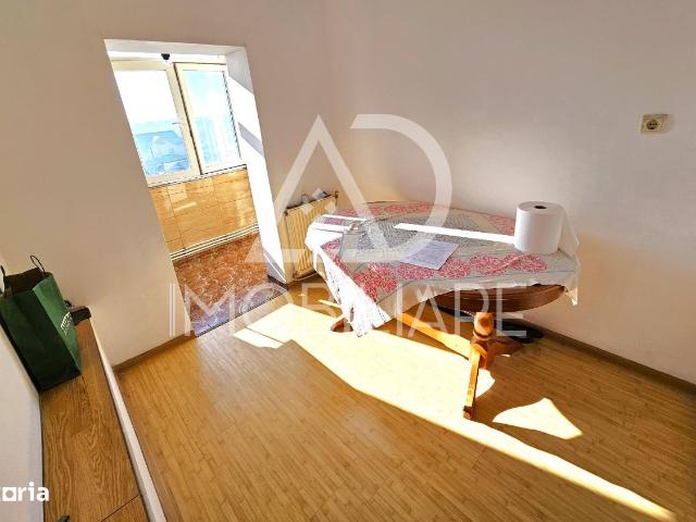 Apartament 3 camere – zona Liceului Sportiv