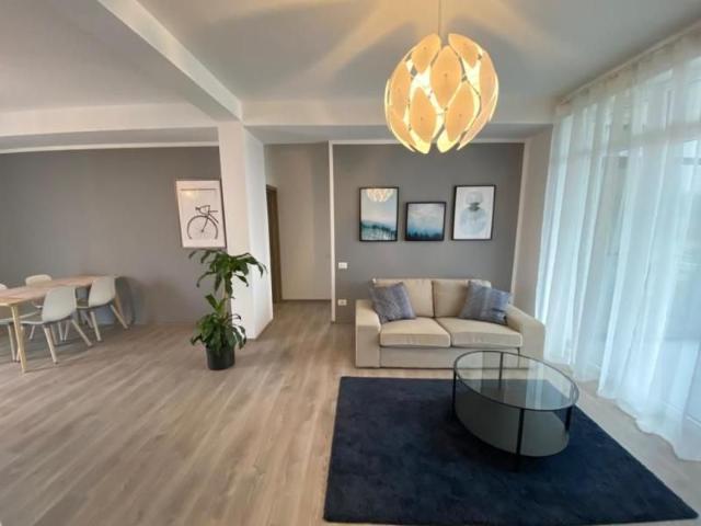Apartament 3 camere zona Lipovei