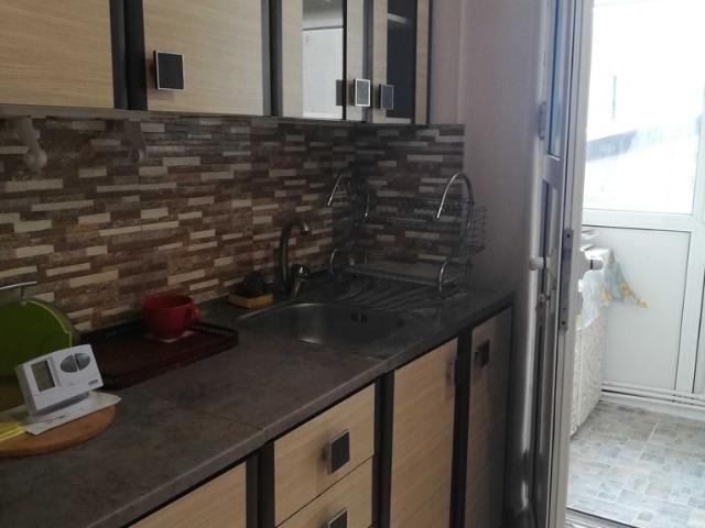Apartament 3 camere Zona Magazin Milcovul etaj 1 64 mp