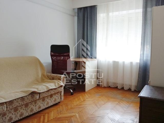 Apartament 3 camere,zona Podgoria,80mp