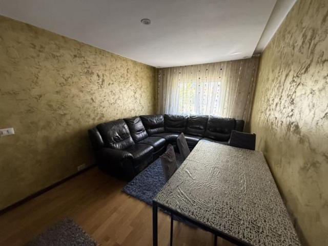Apartament 3 camere | 100 mp | Zona Centrala | Etaj 1 | 450 /luna