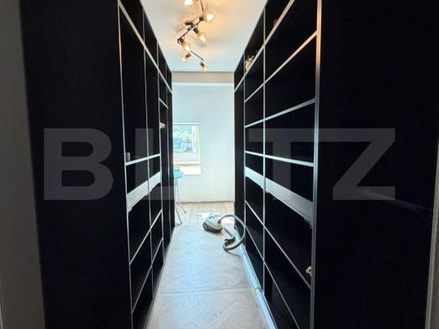 Apartament 3 camere, 100 mp, parcare, zona Vivo