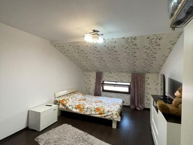 Apartament 3 camere, 105 mp, zona Bariera Valcii