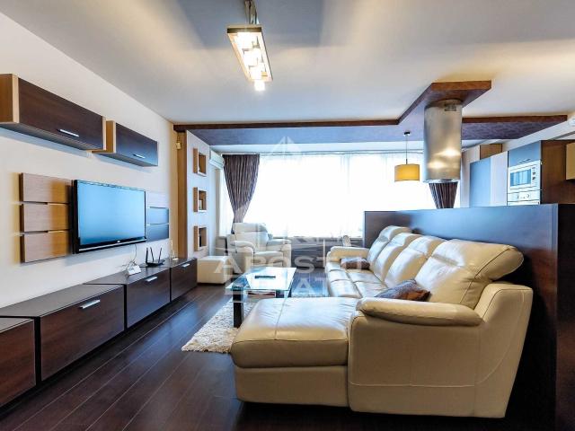 Apartament 3 camere, 108 mp utili, Uta