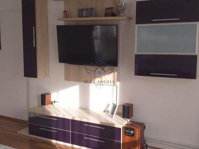 Apartament 3 camere, 120 mp, in vila, curte proprie – zona Tractorul