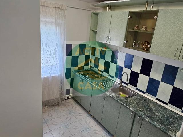 Apartament 3 camere 260 Roman, Neamt,Romania