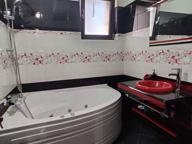 Apartament 3 camere 2 bai Fundeni strada Doinei
