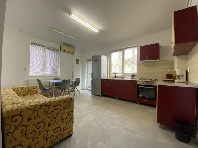 Apartament 3 camere, 2 bai, parcare, zona Lombului, Dâmbul Rotund