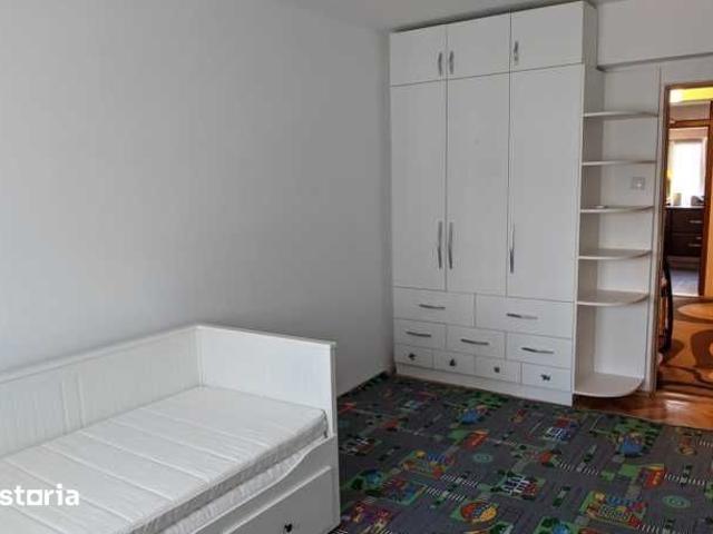 Apartament 3 camere,2 balcoane, etaj intermediar, zona Piata Cipariu