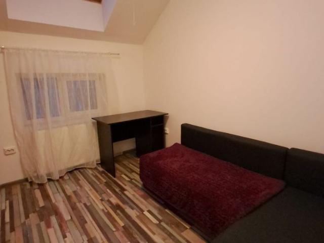 Apartament 3 camere,2 balcoane,parcare str.Florilor