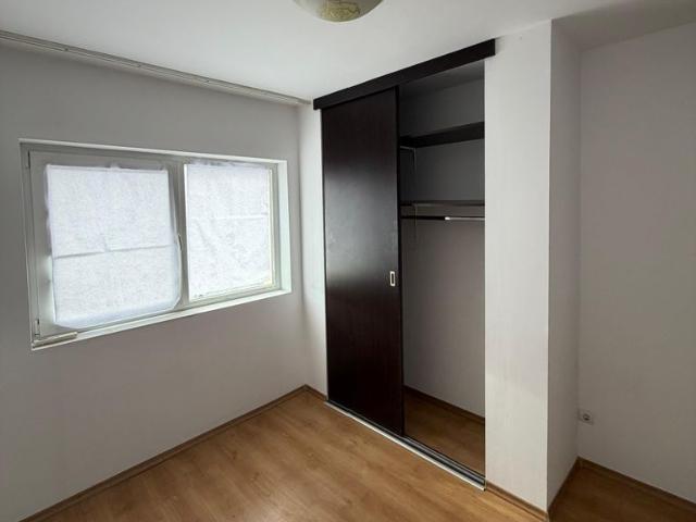 Apartament 3 camere, 55mp, decomandat – Micro 17, Galați