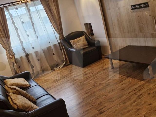Apartament 3 camere, 57 mp, zona Micro 11