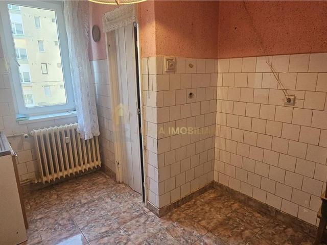 Apartament 3 camere 60 mp | balcon 5 mp |