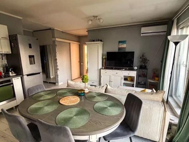 Apartament 3 camere, 60 mp, 2 balcoane, Strada Lacului – Floresti