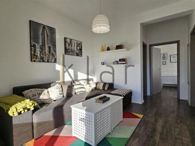 Apartament 3 camere 60mp,balcon,Europa, zona Luminia