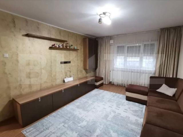 Apartament 3 camere, 70 mp, Micro 14