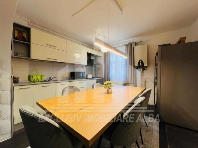Apartament 3 camere | 70 mp | Etaj 3 din 4 | Renovat | Cetate Mercur