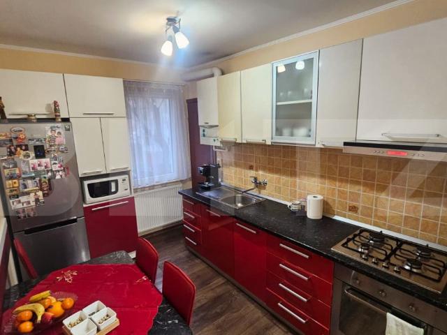 Apartament 3 camere, 70 mp, zona Tudor