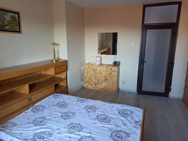 Apartament 3 camere 82 mp balcon 2 bai etaj 3 parcare Central