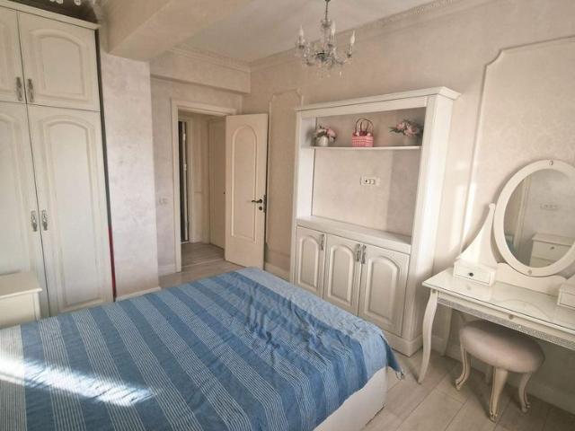 Apartament 3 camere | 91 mp | Etaj 4/5 | 6' metrou | 900 €/lună
