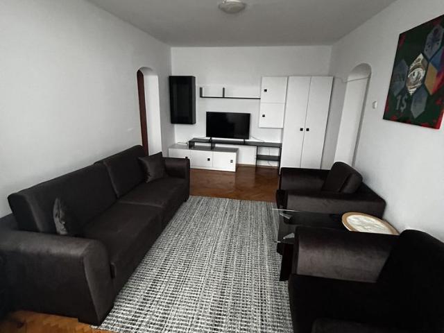 Apartament 3camere, central,medicina