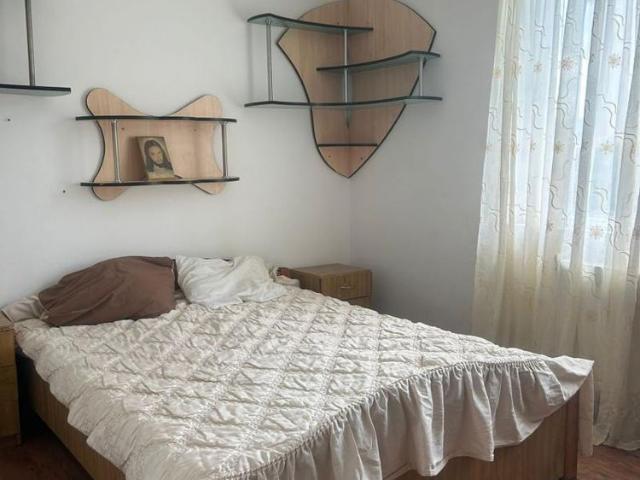 Apartament 4 camere, mobilat