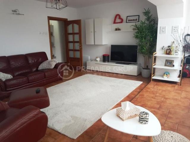 Apartament 4 camere, Billa Gara, 100mp