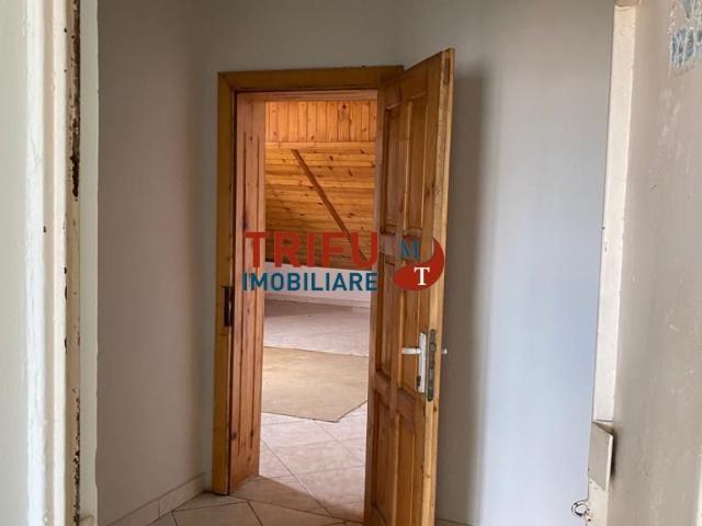 Apartament 4 camere cu scara interioara de vanzare zona Centru