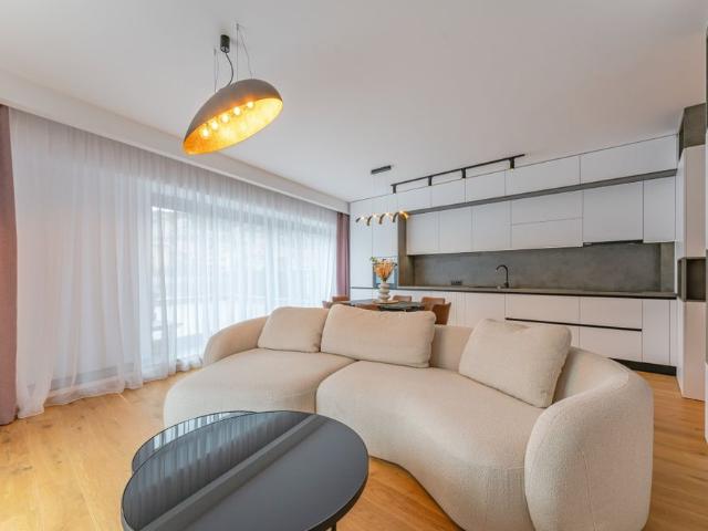 Apartament 4 camere cu terasă 104 mp și priveliște spre Tâmpa