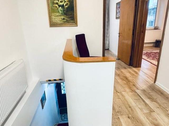 Apartament 4 camere CENTRU VECHI AXI116