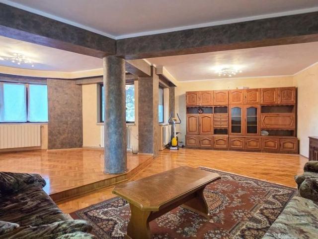 Apartament 4 camere centru bd Mamaia cu M Viteazul