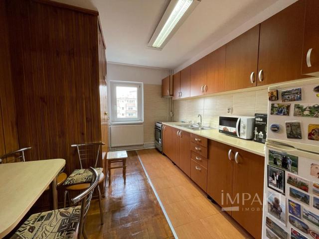 Apartament 4 camere de închiriat, zona Plopilor, Cluj