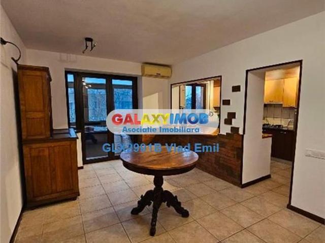 Apartament 4 camere de Inchiriat strada Apusului