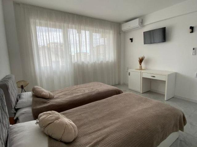 Apartament 4 camere decomandat, 110 mp, zona Consul, Utilita