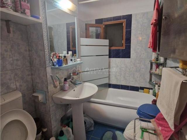 Apartament 4 camere decomandat – Sărari, parter înalt, zonă liniștită