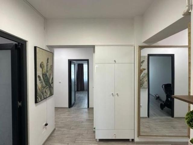 Apartament 4 camere decomandat, zona Casa de Cultura