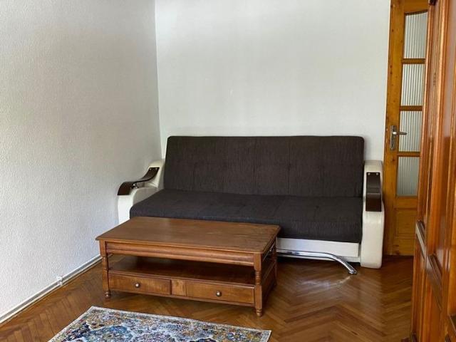 Apartament 4 camere decomandate, str. Venus