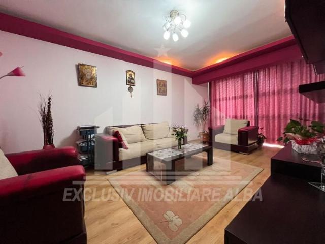 Apartament 4 camere decomandate | 82 mp | Etaj intermediar | Cetate