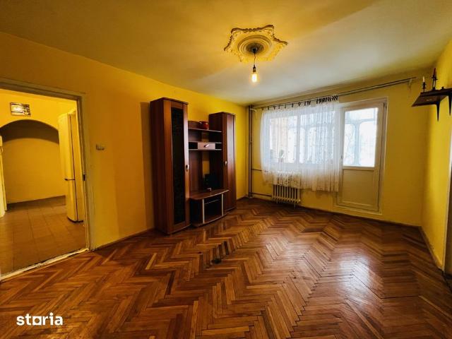 Apartament 4 camere, etaj 1 Zona Girocului