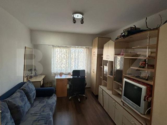 Apartament 4 camere, ETAJ 1, Bulevardul Independentei cu loc de parc