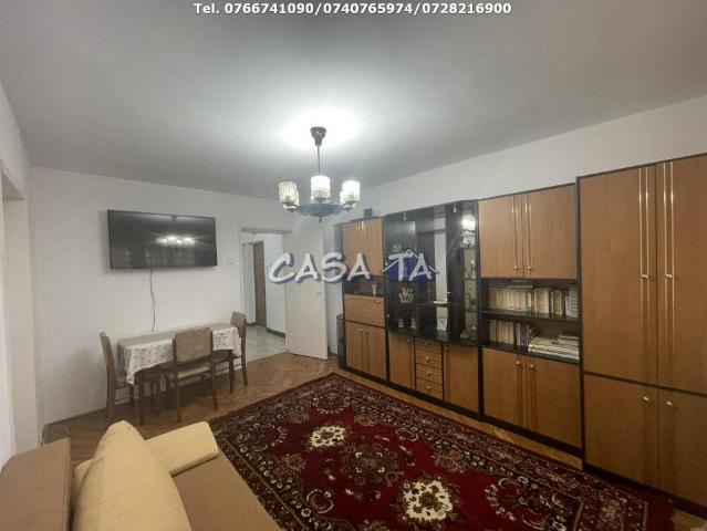 Apartament 4 Camere, Etaj 2, Strada Nicolae Balcescu Zona Centrala