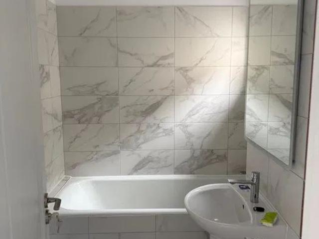 Apartament 4 camere | exclusiv pentru firme | Tineretului | nemobilat