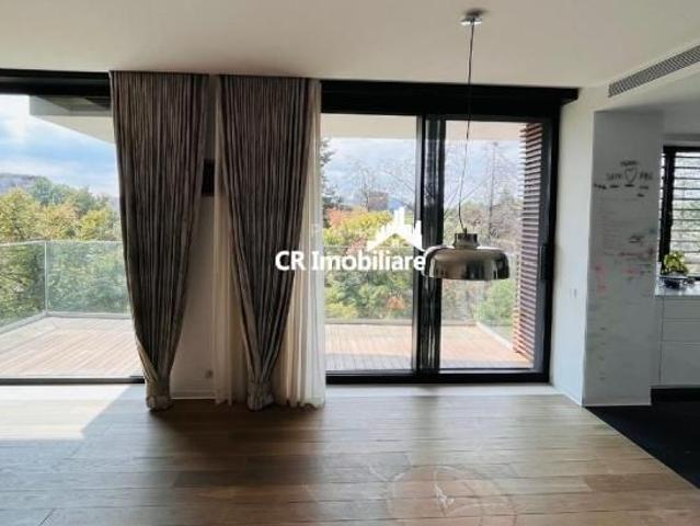 Apartament 4 camere exclusivist,Primaverii loc de parcare inclus in pret