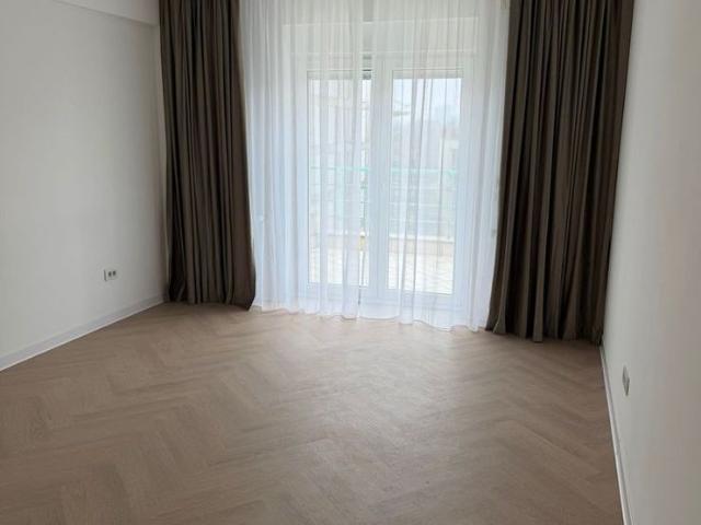 Apartament 4 camere Herastrau