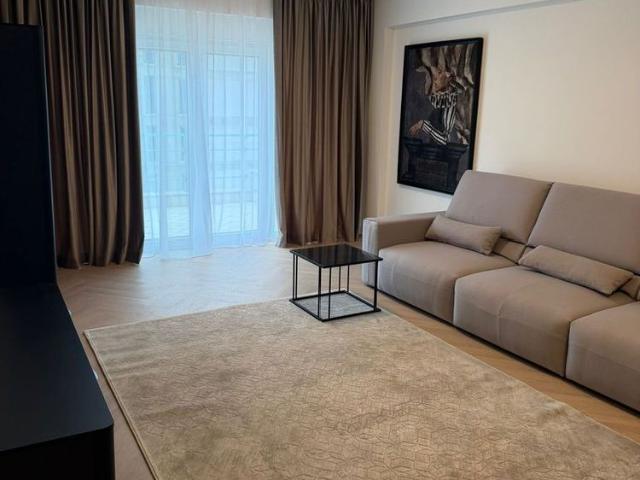 Apartament 4 camere Herastrau