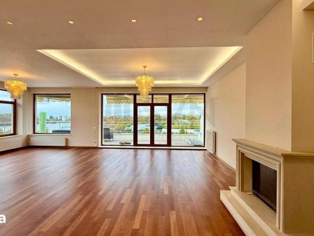 Apartament 4 camere I Vedere lac I Premium