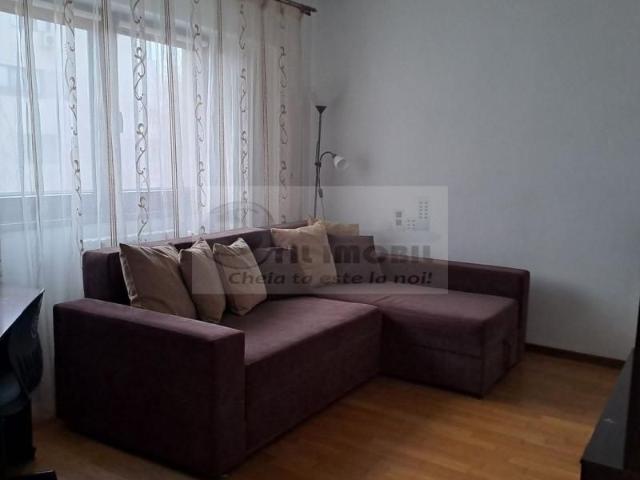 Apartament 4 camere Iasicon 900 euro