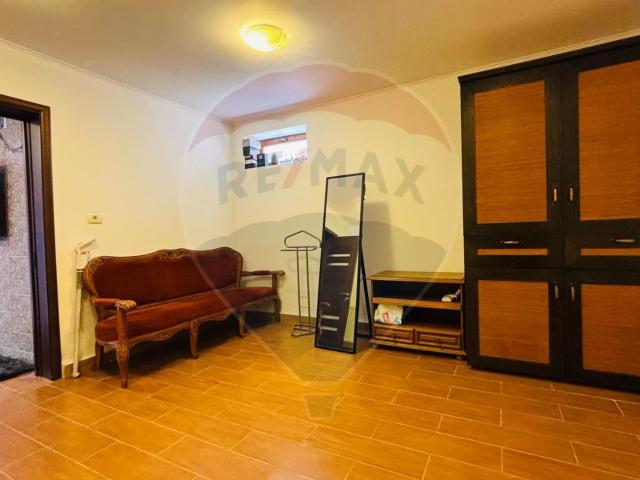 Apartament 4 camere inchiriere in casă / vilă Constanta, Lazu vezi locația pe hartă