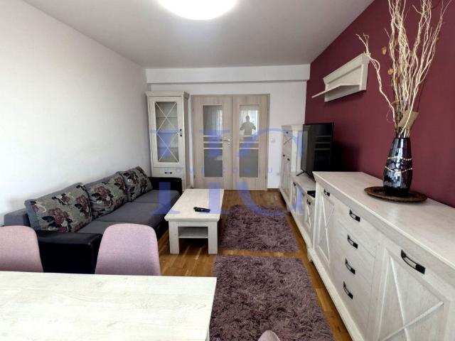 Apartament 4 camere. Lux. 2 terase mari. Zona Mihai Viteazu
