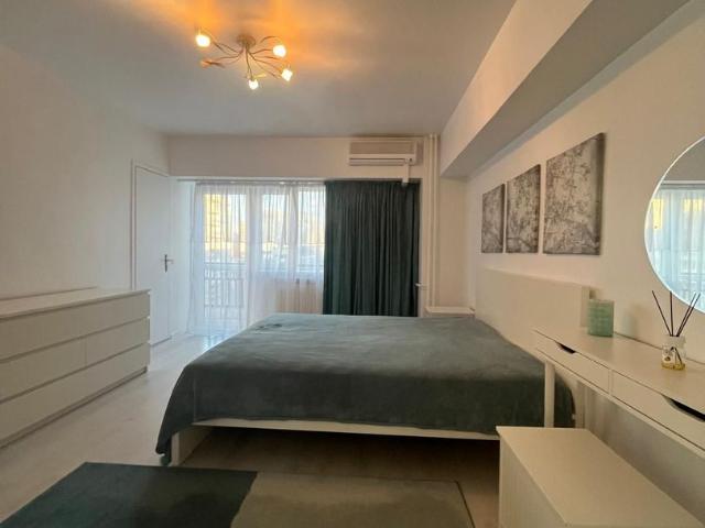 Apartament 4 camere LUX | Zona Unirii Traian